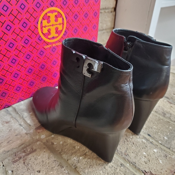 Tory Burch Lowell Bootie - Picture 4 of 5